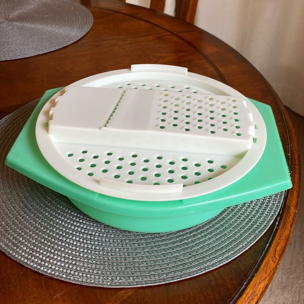 Vintage Tupperware Green & White Shredder Grater Slicer & Bowl 2-Piece Set